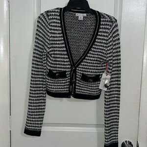 Fashionable Cropped Blazer